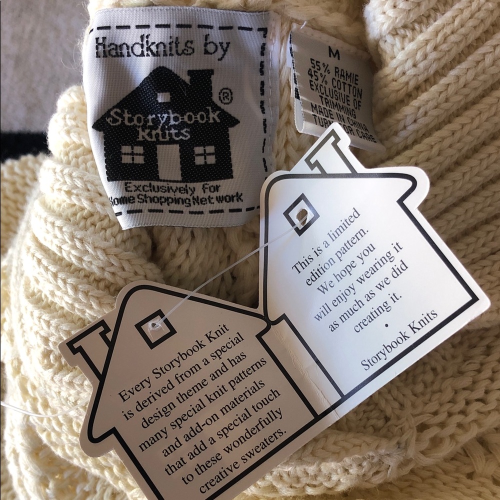 NEW Handknits by Storybook Knits Poncho with Sleeves Cream Size M Button - Picture 6 of 7